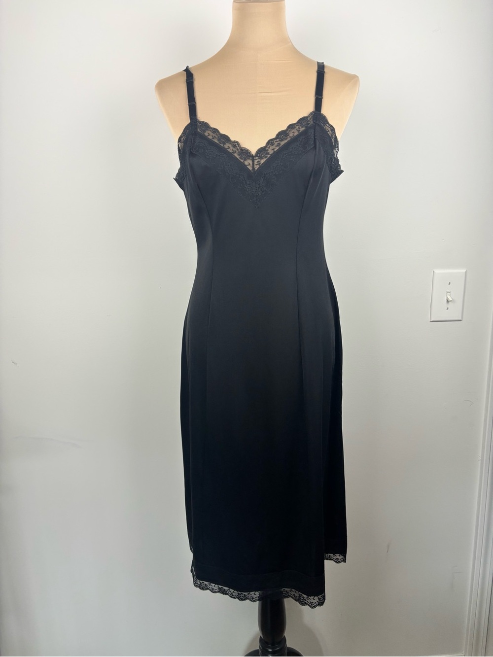 Shadowline Womens Sz 36MS Black Nylon Mid Length Adjustable Slip Dress Lace Trim